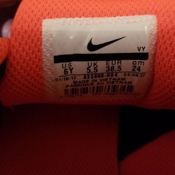 NWB Nike Tanjun - Picture 8 of 8